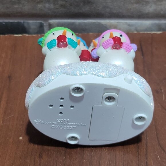 Hallmark Christmas Musical Ornament We Need A Little Christmas Snowmen 2011 - Picture 5 of 15